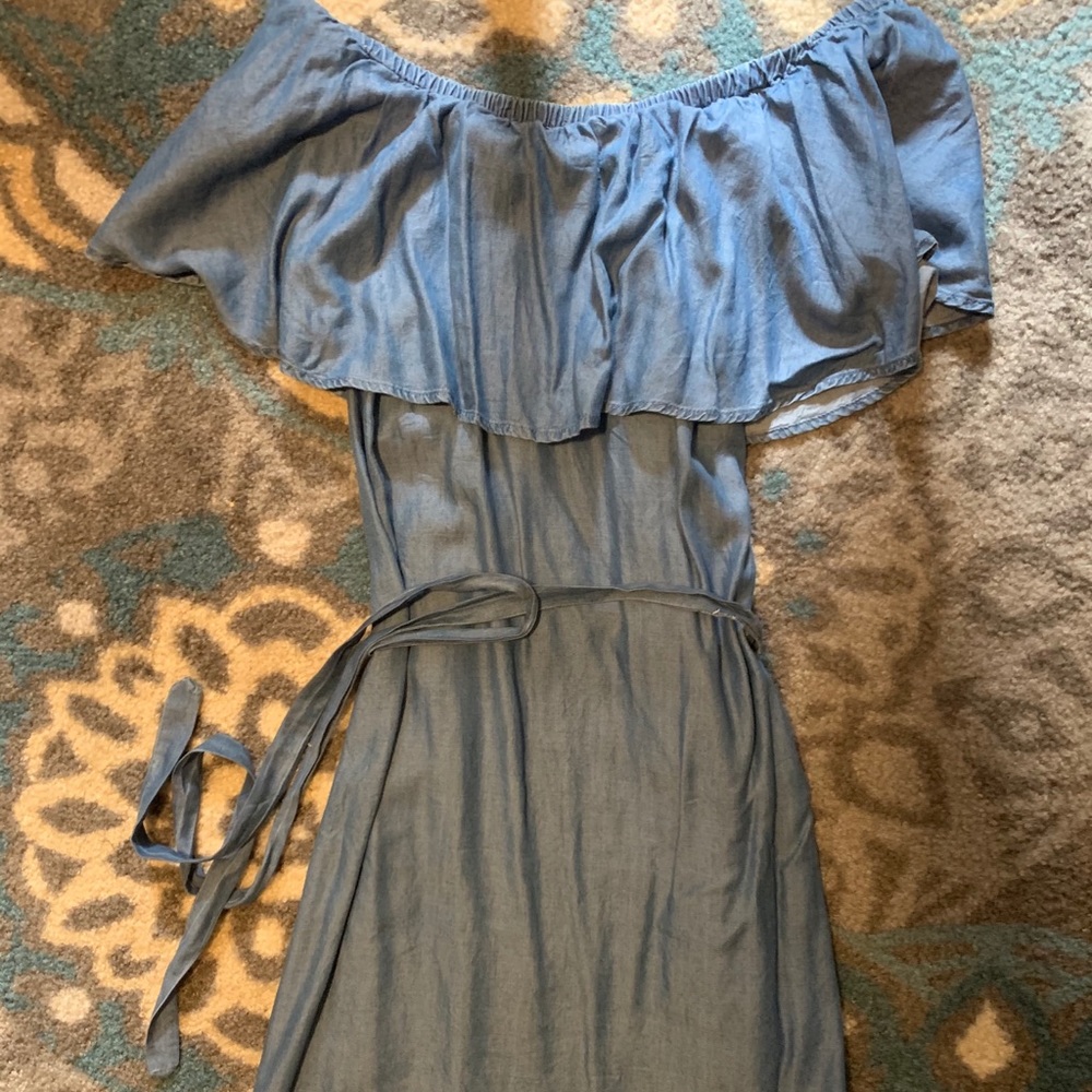Off the shoulder fall denim dress!